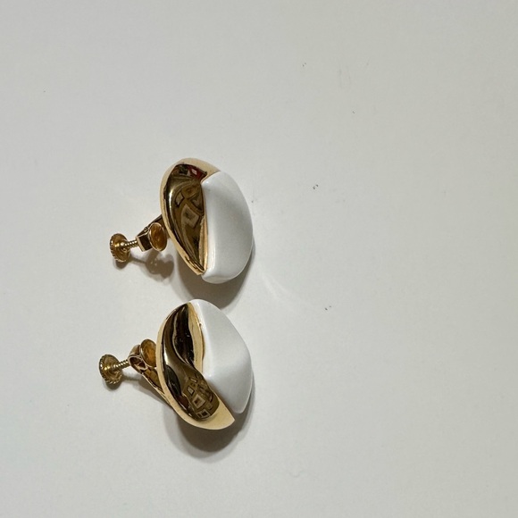 Vintage White and Gold Napier Screw Clip-on Earrings - Picture 2 of 5